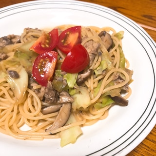 口の中で広がる風味！さば缶ときのこの和風パスタ